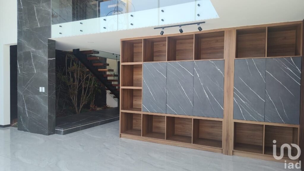 Casa Nueva de Lujo de 3 pisos en Parque Volcanes, Lomas de Angelopolis