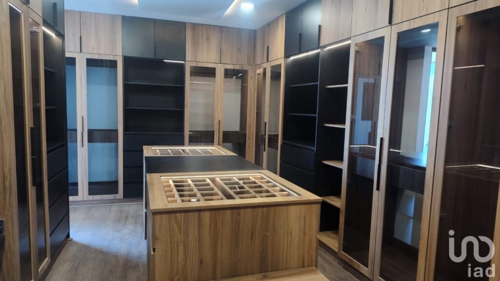 Casa Nueva de Lujo de 3 pisos en Parque Volcanes, Lomas de Angelopolis