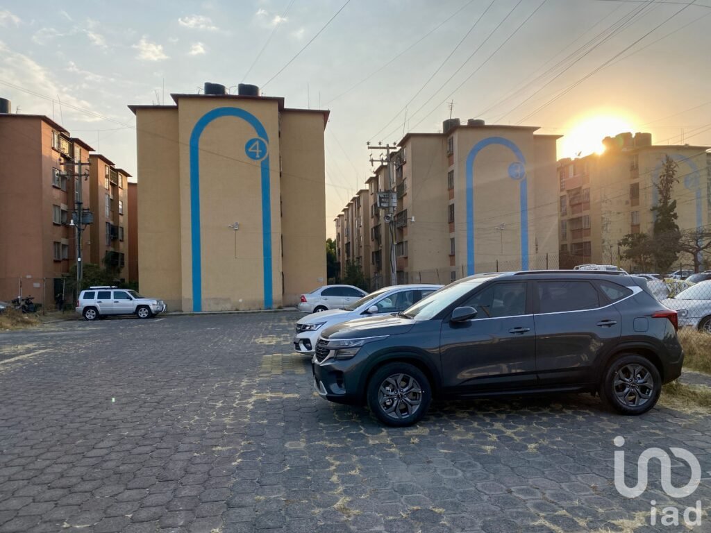 Venta Departamento 2 recámaras a media cuadra de Vía Morelos, lista para habitar!