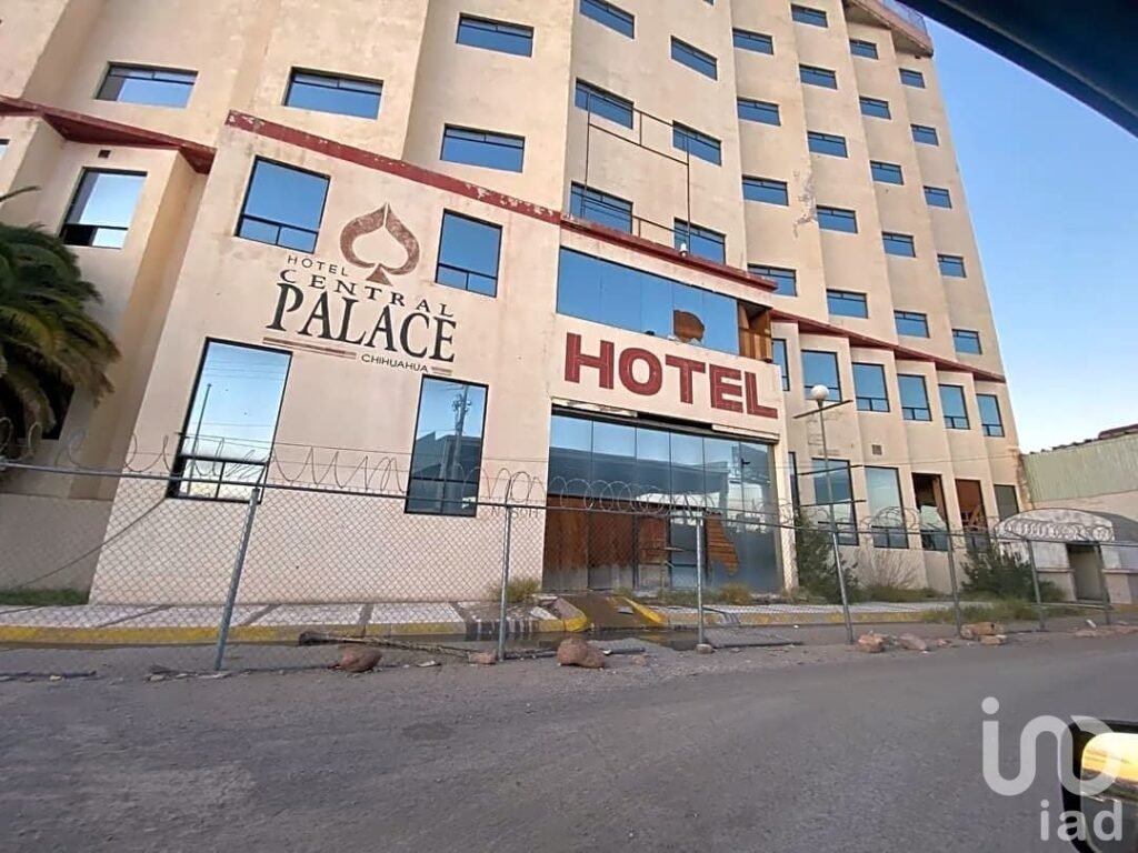 SE VENDE EXCELENTE HOTEL PARA REMODELAR EN CHIHUAHUA