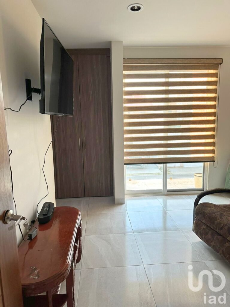 Casa Amueblada en renta, Residencial Rubí Zona Sur Leon, cerca del Eje Metropolitano