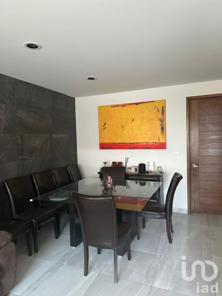 Casa Amueblada en renta, Residencial Rubí Zona Sur Leon, cerca del Eje Metropolitano