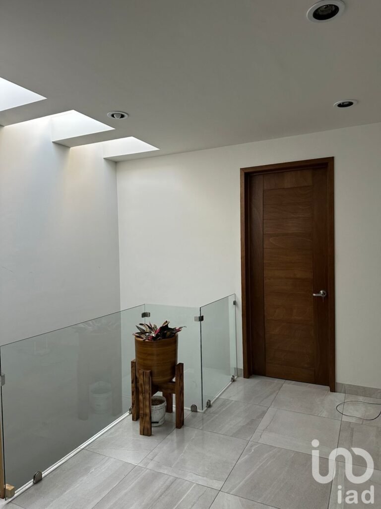 Casa Amueblada en renta, Residencial Rubí Zona Sur Leon, cerca del Eje Metropolitano