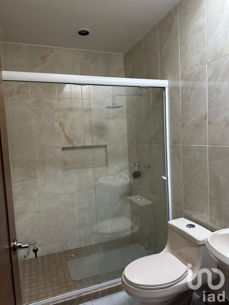 Casa Amueblada en renta, Residencial Rubí Zona Sur Leon, cerca del Eje Metropolitano