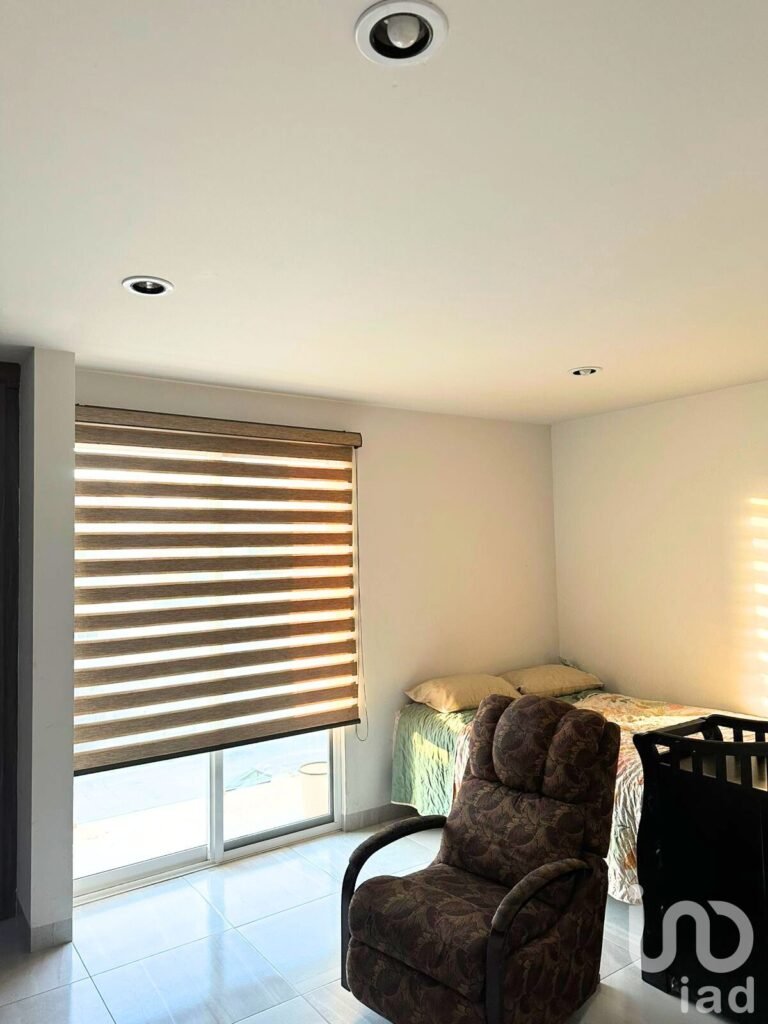 Casa Amueblada en renta, Residencial Rubí Zona Sur Leon, cerca del Eje Metropolitano