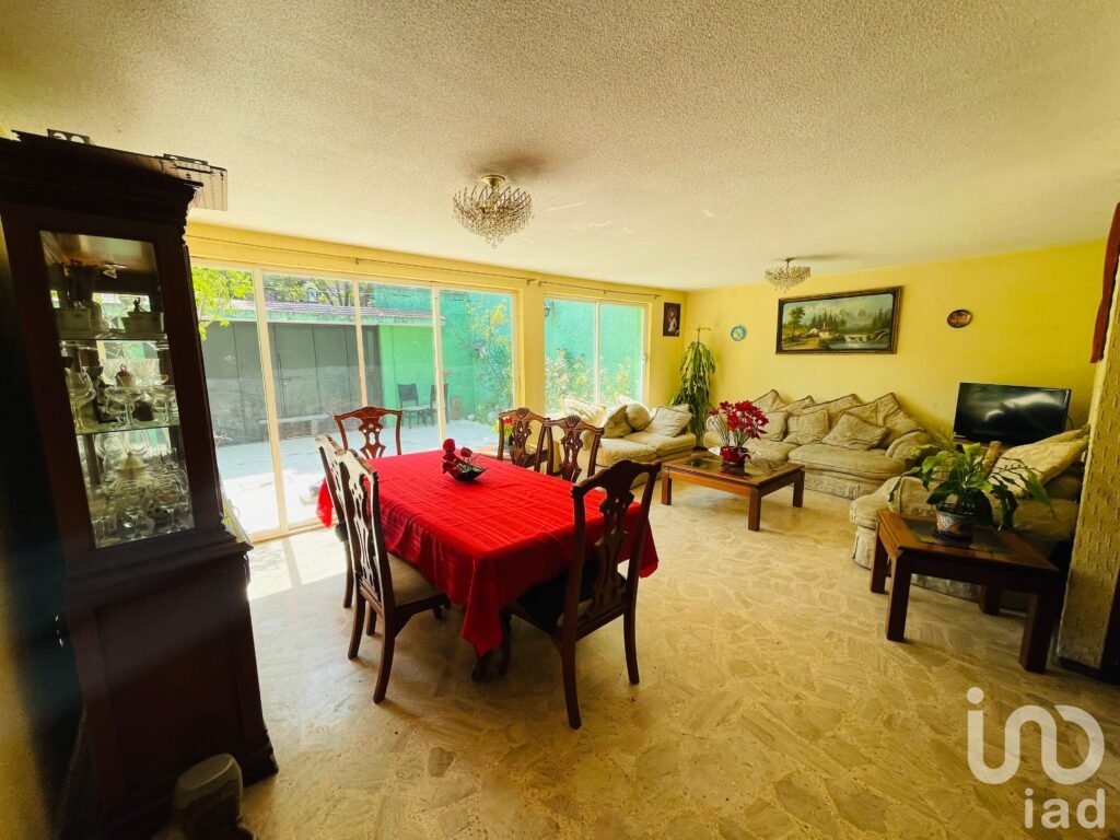 Casa en Venta, a unas cuadras de Av. Aquiles Serdán, excelentes vías de comunicación