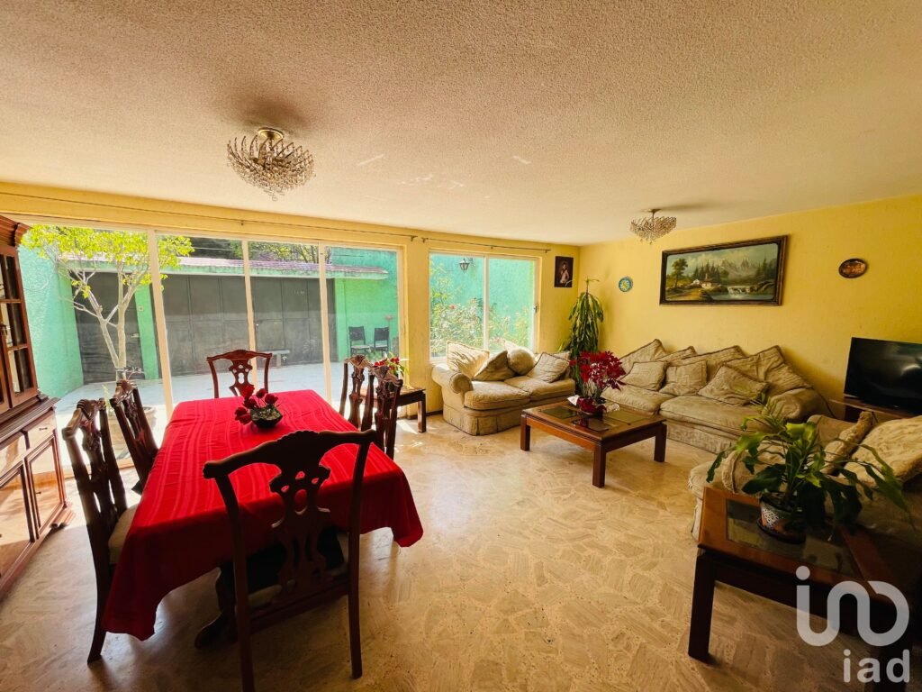 Casa en Venta, a unas cuadras de Av. Aquiles Serdán, excelentes vías de comunicación