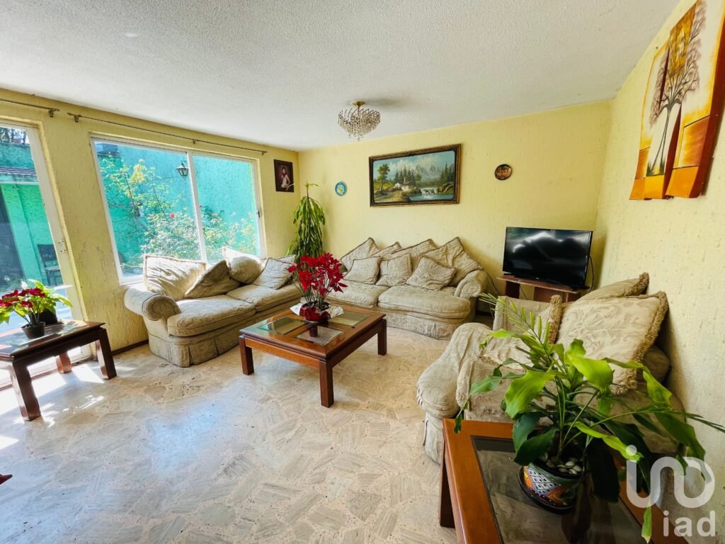 Casa en Venta, a unas cuadras de Av. Aquiles Serdán, excelentes vías de comunicación