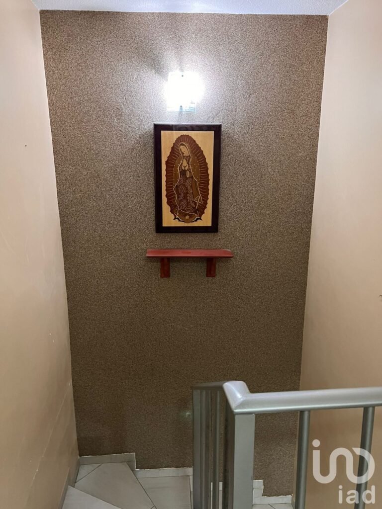 CASA EN RENTA AMUEBLADA O SIN AMUEBLAR EN FRACCIONAMIENTO CON ALBERCA