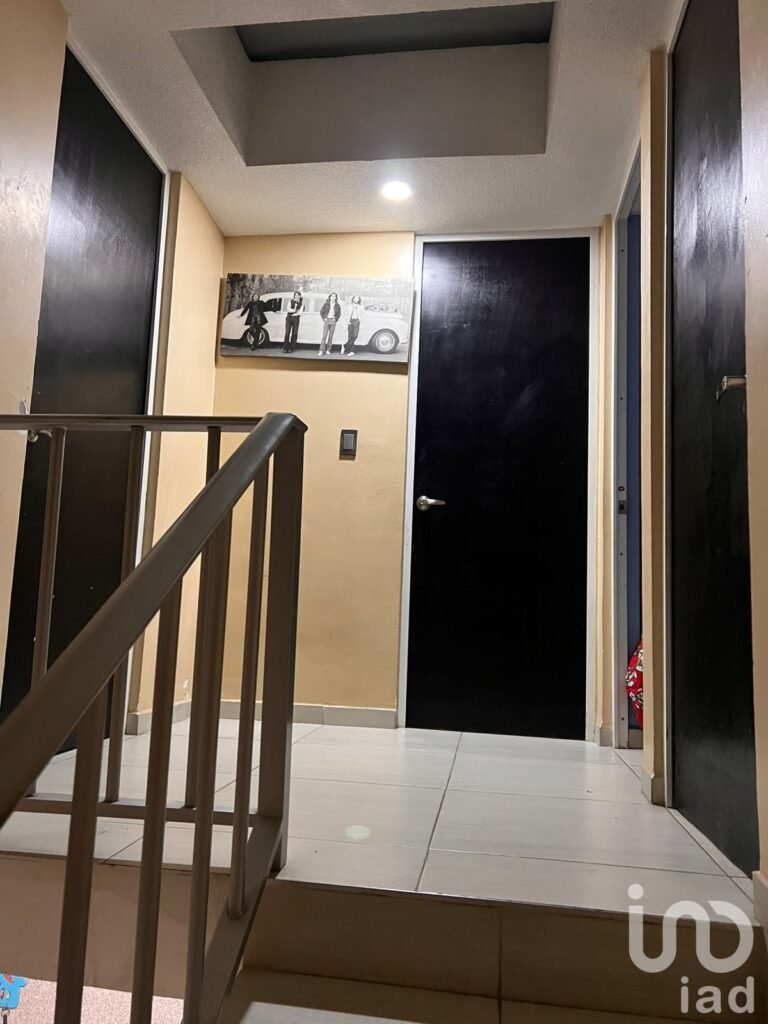 CASA EN RENTA AMUEBLADA O SIN AMUEBLAR EN FRACCIONAMIENTO CON ALBERCA