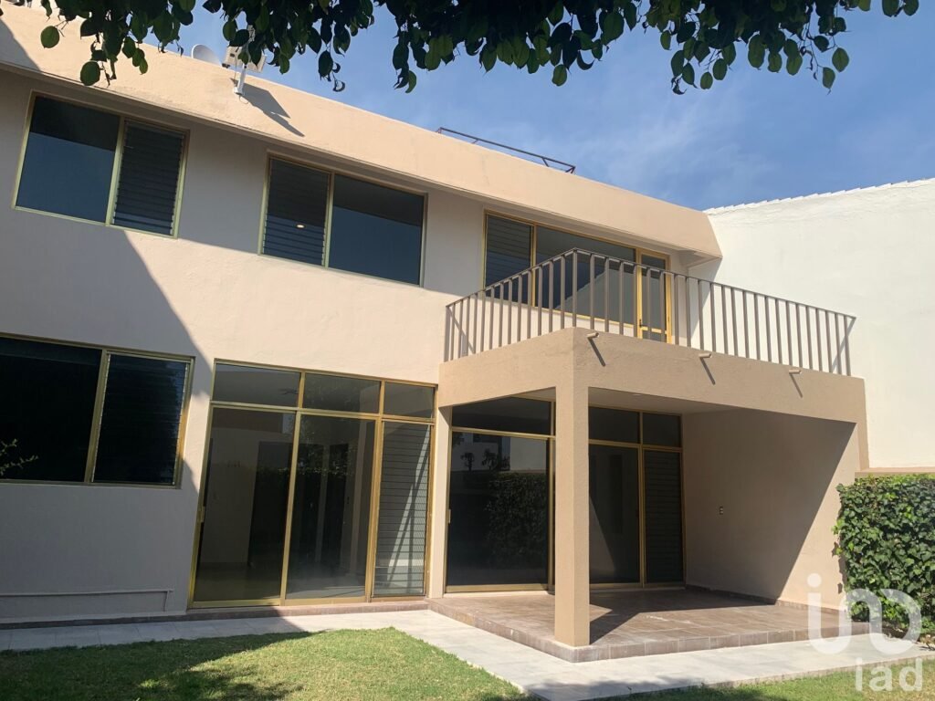 CASA  EN RENTA EN LA MEJOR ZONA RESIDENCIAL DE CD SATELITE AL LADO OPUESTO DE SAMARA SATELITE