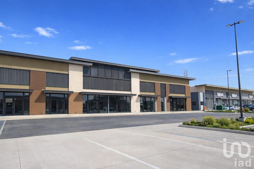 Locales en renta en Plaza Comercial en zona Las Torres