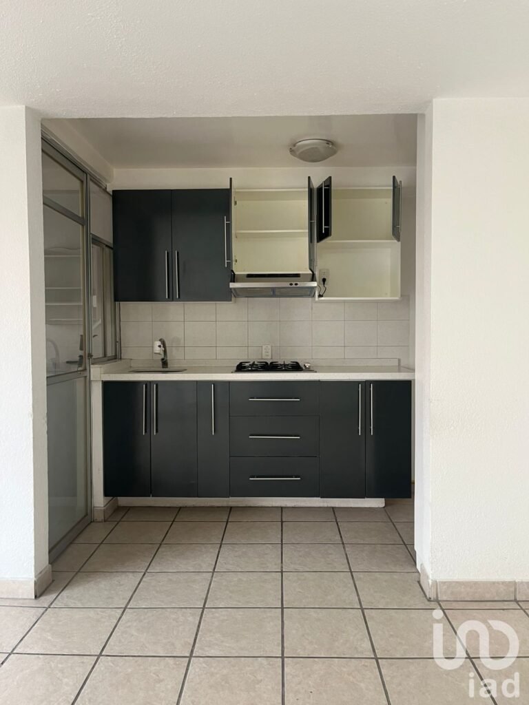 SE VENDE DEPTO EN ALGARÍN A UNA CUADRA DE VIADUCTO