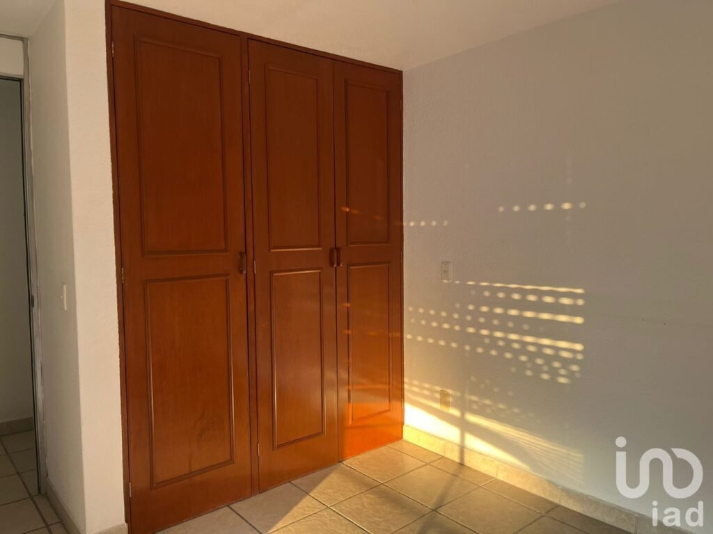 SE VENDE DEPTO EN ALGARÍN A UNA CUADRA DE VIADUCTO