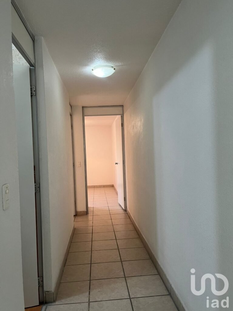 SE VENDE DEPTO EN ALGARÍN A UNA CUADRA DE VIADUCTO