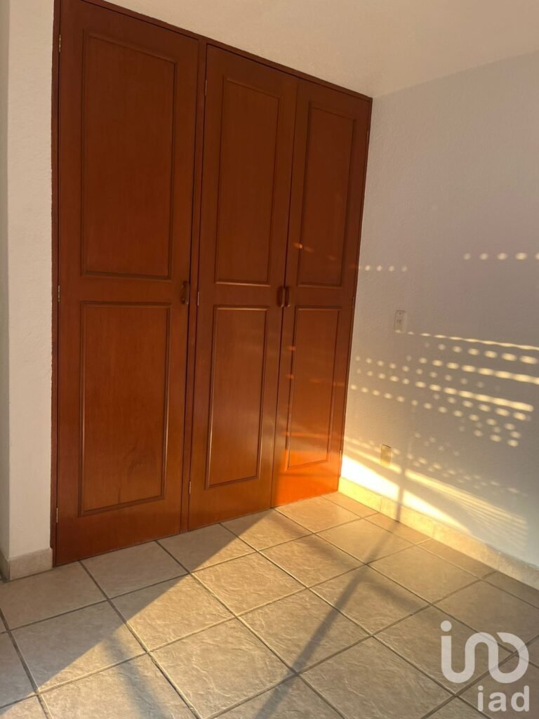 SE VENDE DEPTO EN ALGARÍN A UNA CUADRA DE VIADUCTO