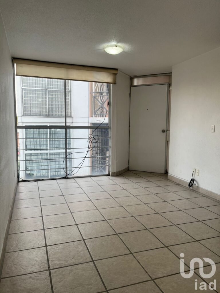 SE VENDE DEPTO EN ALGARÍN A UNA CUADRA DE VIADUCTO