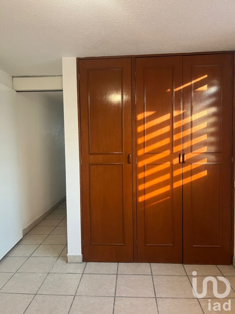 SE VENDE DEPTO EN ALGARÍN A UNA CUADRA DE VIADUCTO