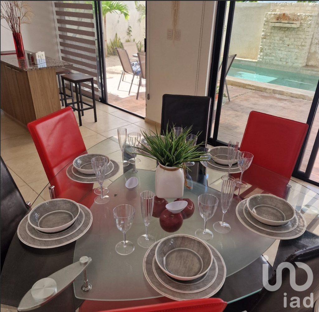 CASA EN VENTA EN MERIDA, PUERTO PROGRESO, COMPLETAMENTE AMUEBLADA, HABITACION EN PLANTA BAJA