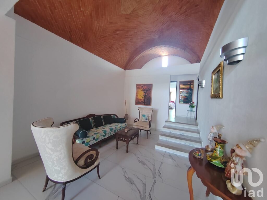 Imponente Casa en Venta en Bello Horizonte con 4 Suites y 680 m² de Construcción