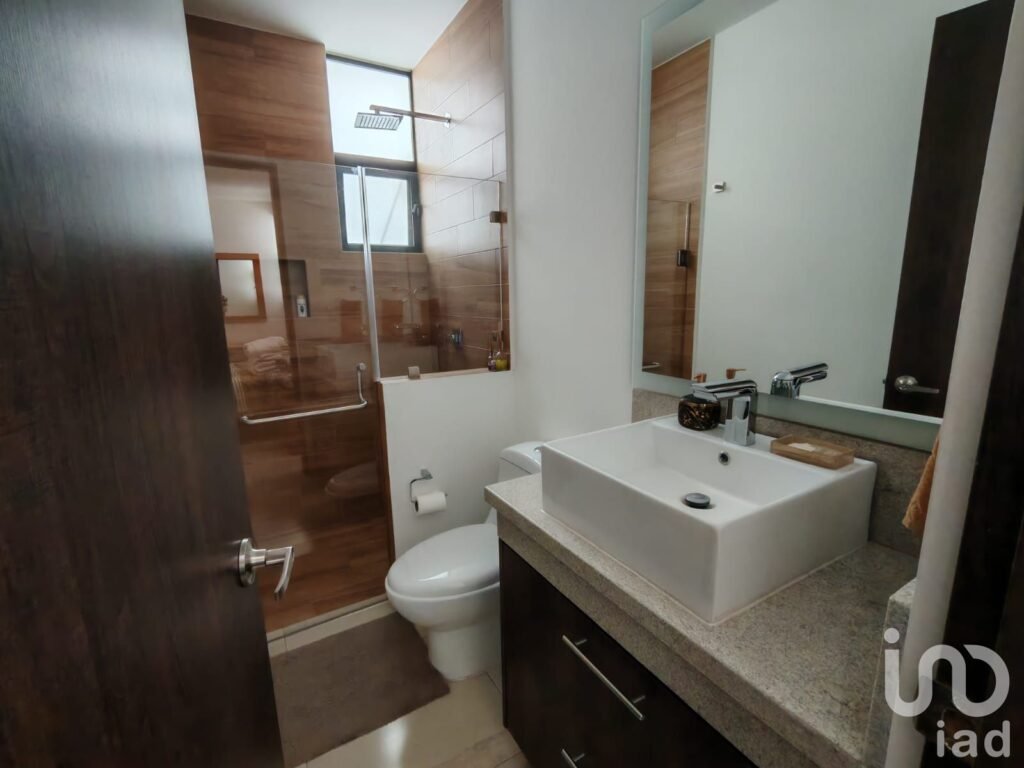 Venta de amplia casa en Hacienda Carlota, Corregidora, Querétaro