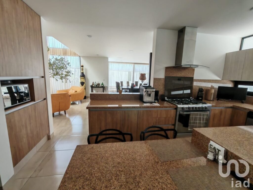 Venta de amplia casa en Hacienda Carlota, Corregidora, Querétaro