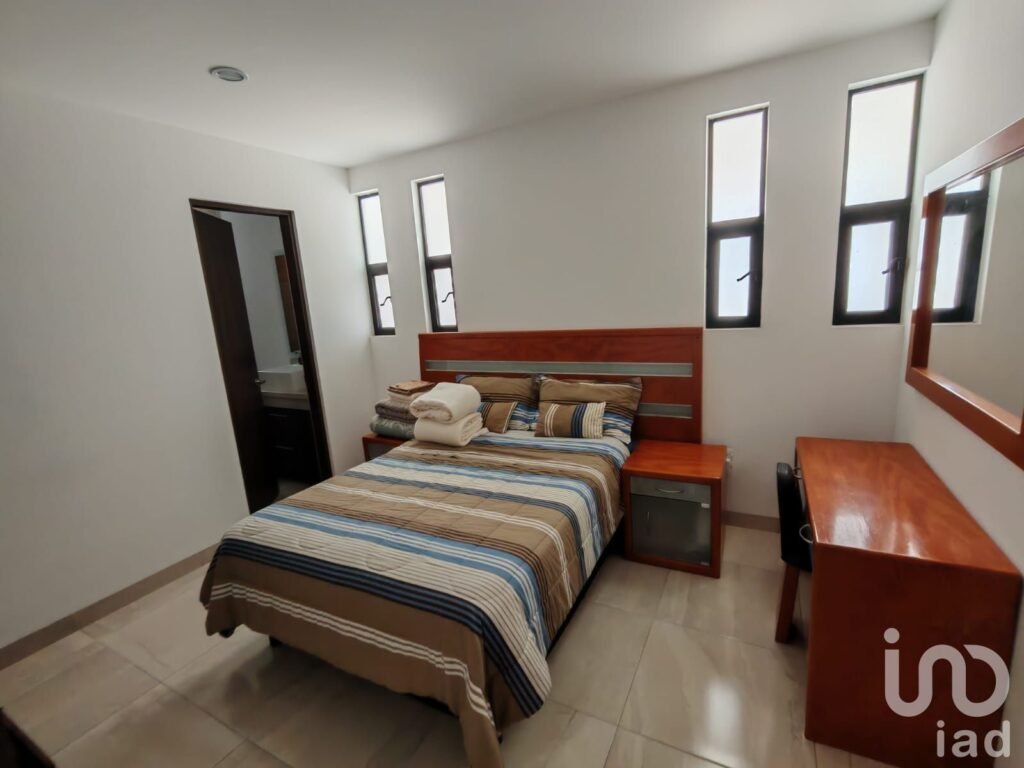 Venta de amplia casa en Hacienda Carlota, Corregidora, Querétaro