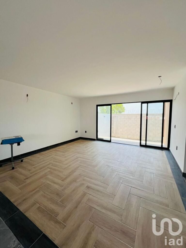 Casa en venta de 4 cuartos en Hacienda Carlota, Corregidora, Querétaro