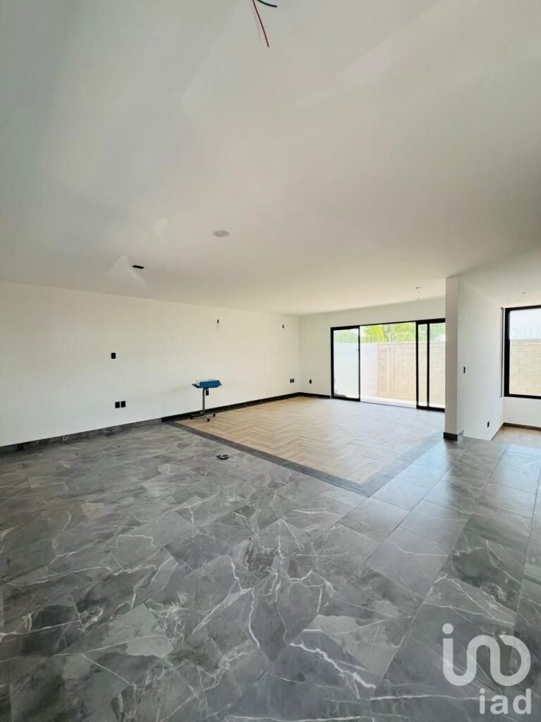 Casa en venta de 4 cuartos en Hacienda Carlota, Corregidora, Querétaro