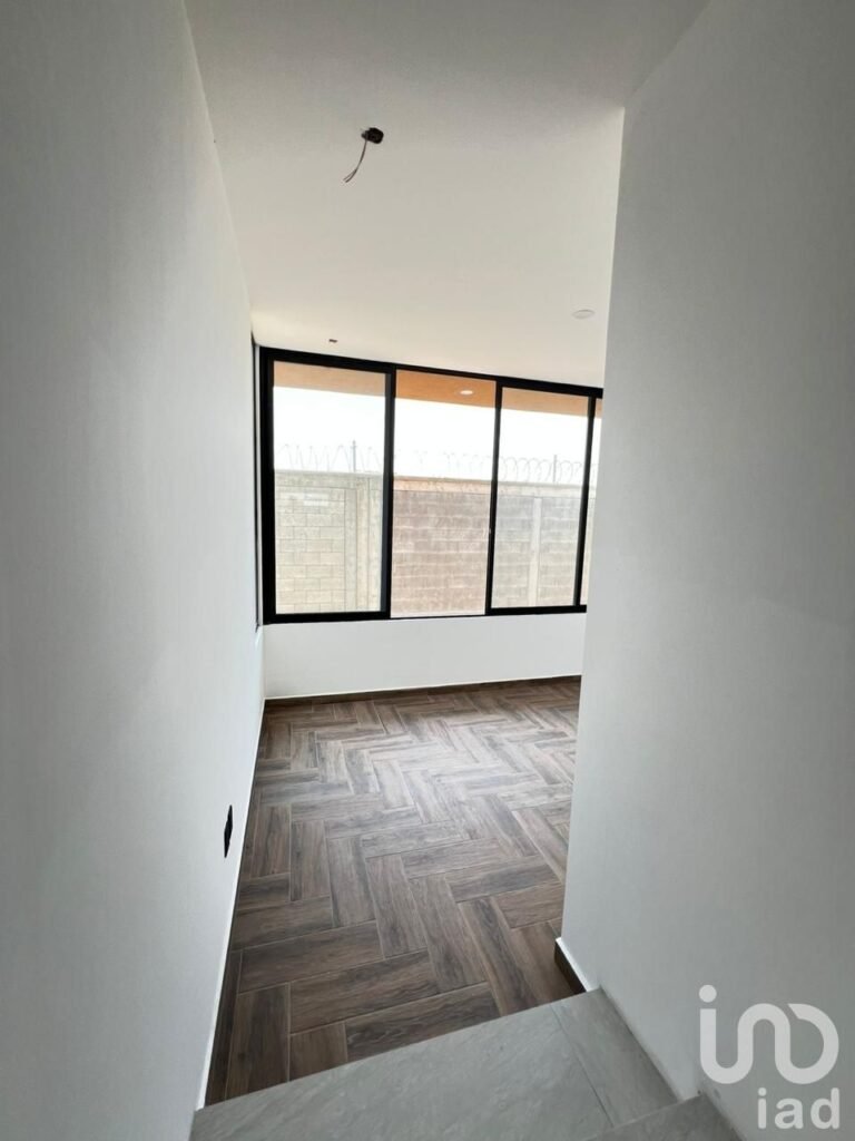 Casa en venta de 4 cuartos en Hacienda Carlota, Corregidora, Querétaro