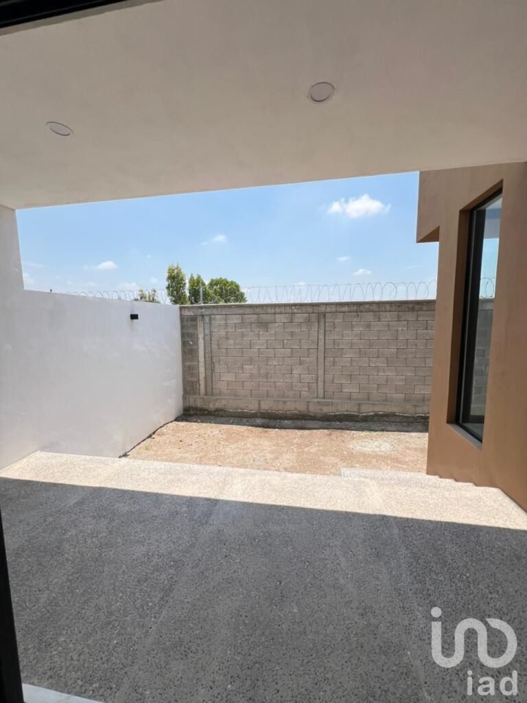 Casa en venta de 4 cuartos en Hacienda Carlota, Corregidora, Querétaro