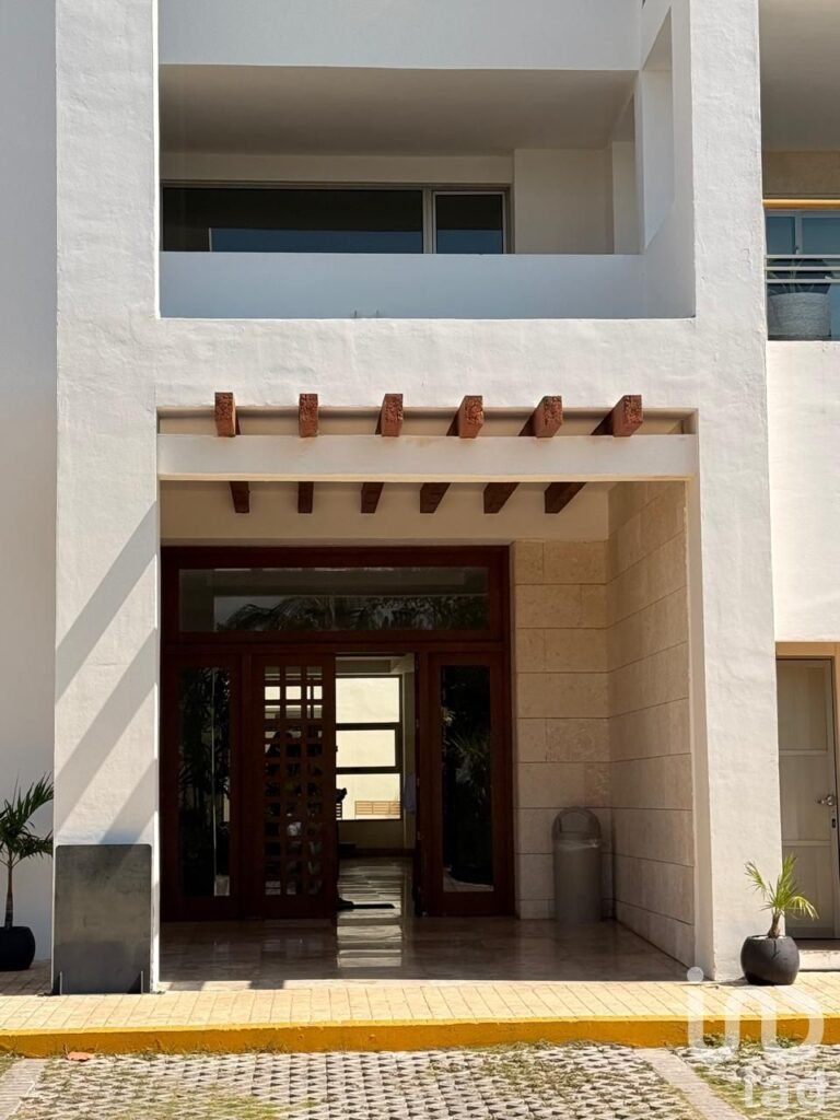 VENDO CONDOMINIO FRENTE AL MAR EN LA AMADA, ZONA CONTINENTAL ISLA MUJERES, Q.ROO