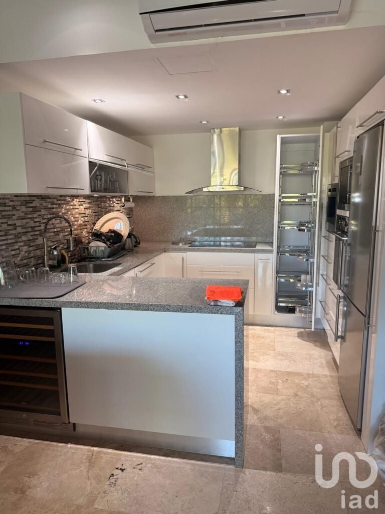 VENDO CONDOMINIO FRENTE AL MAR EN LA AMADA, ZONA CONTINENTAL ISLA MUJERES, Q.ROO