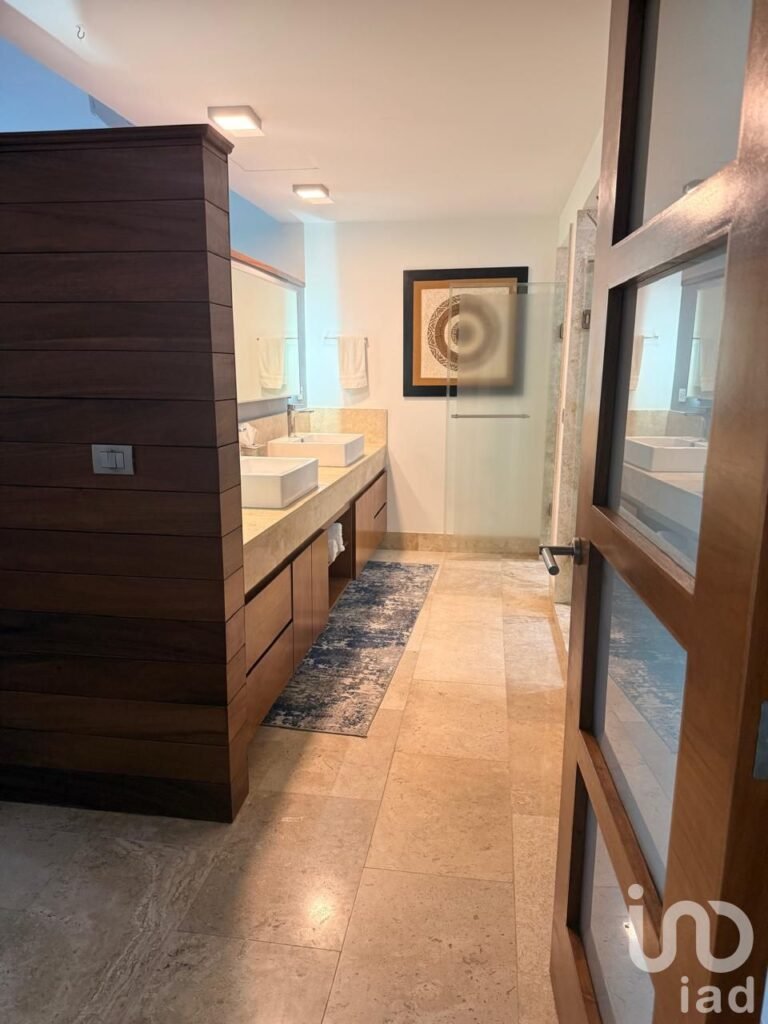 VENDO CONDOMINIO FRENTE AL MAR EN LA AMADA, ZONA CONTINENTAL ISLA MUJERES, Q.ROO