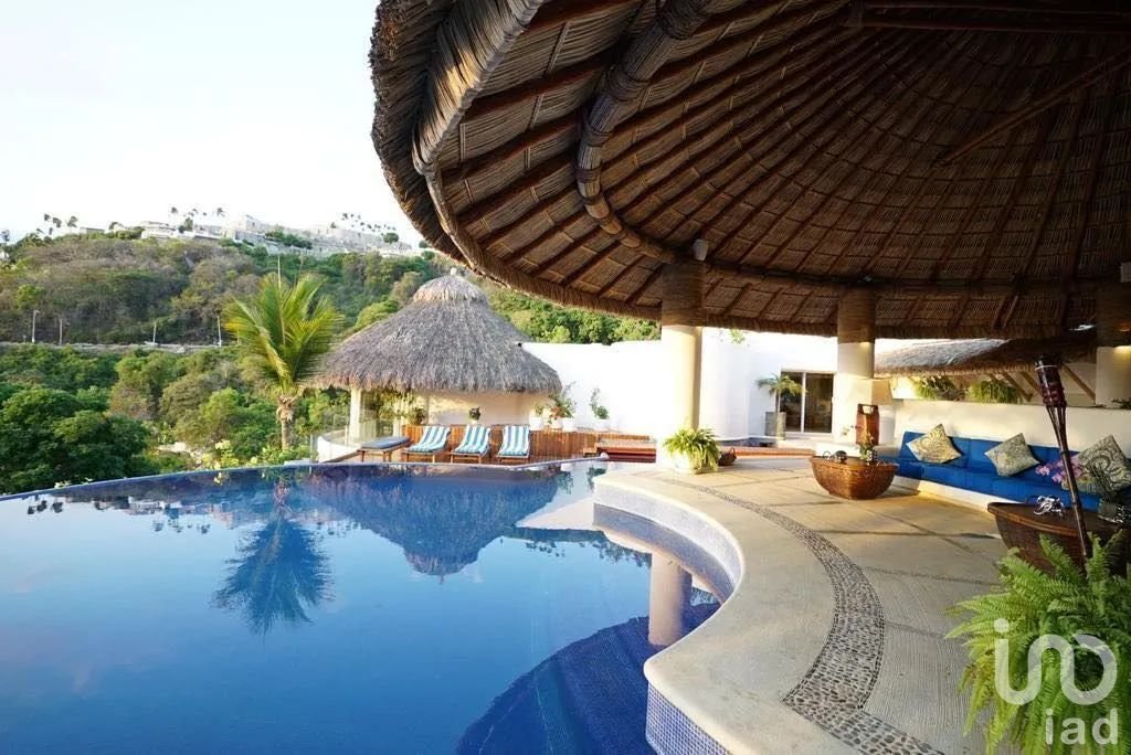 Vistas de Revista, Vida de Lujo: Casa en Venta en Las Brisas, Acapulco.