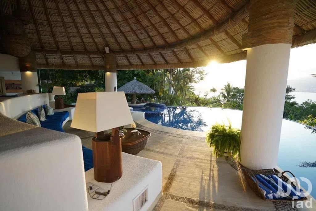 Vistas de Revista, Vida de Lujo: Casa en Venta en Las Brisas, Acapulco.