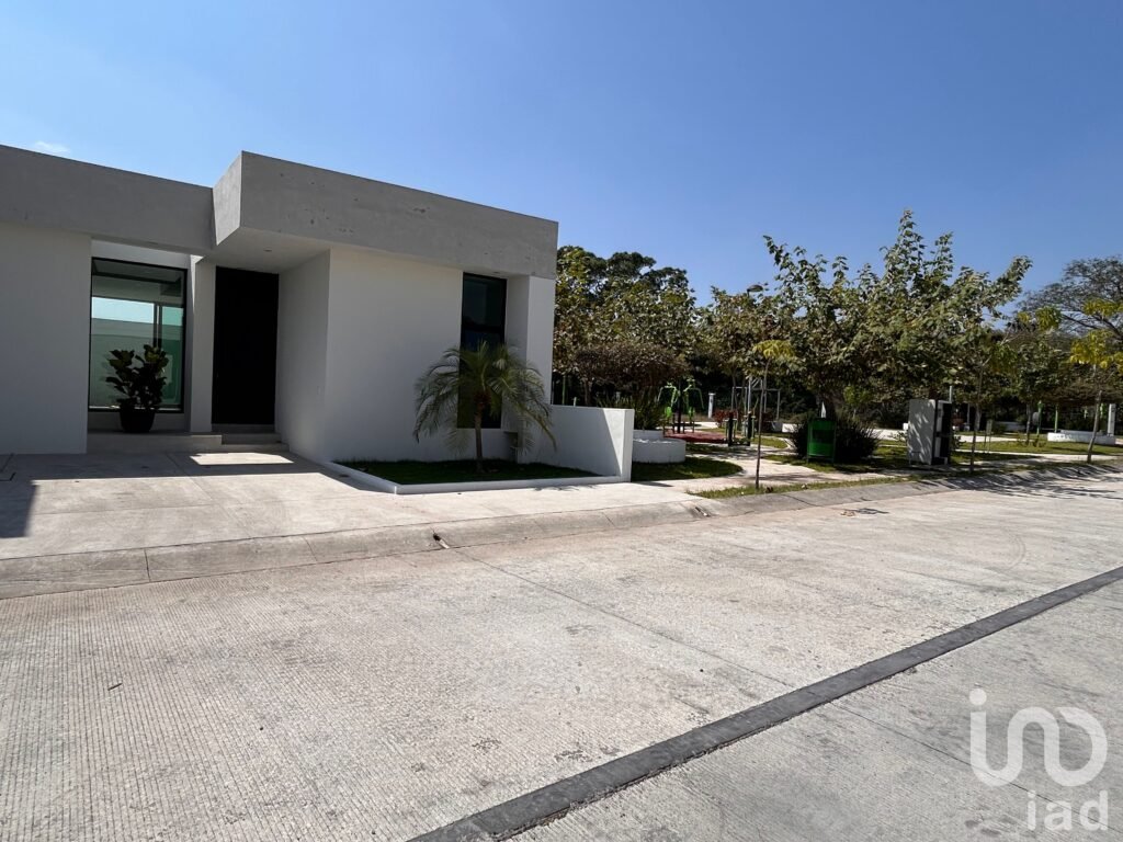 Venta de casa completamente nueva en Fracc. La Herradura