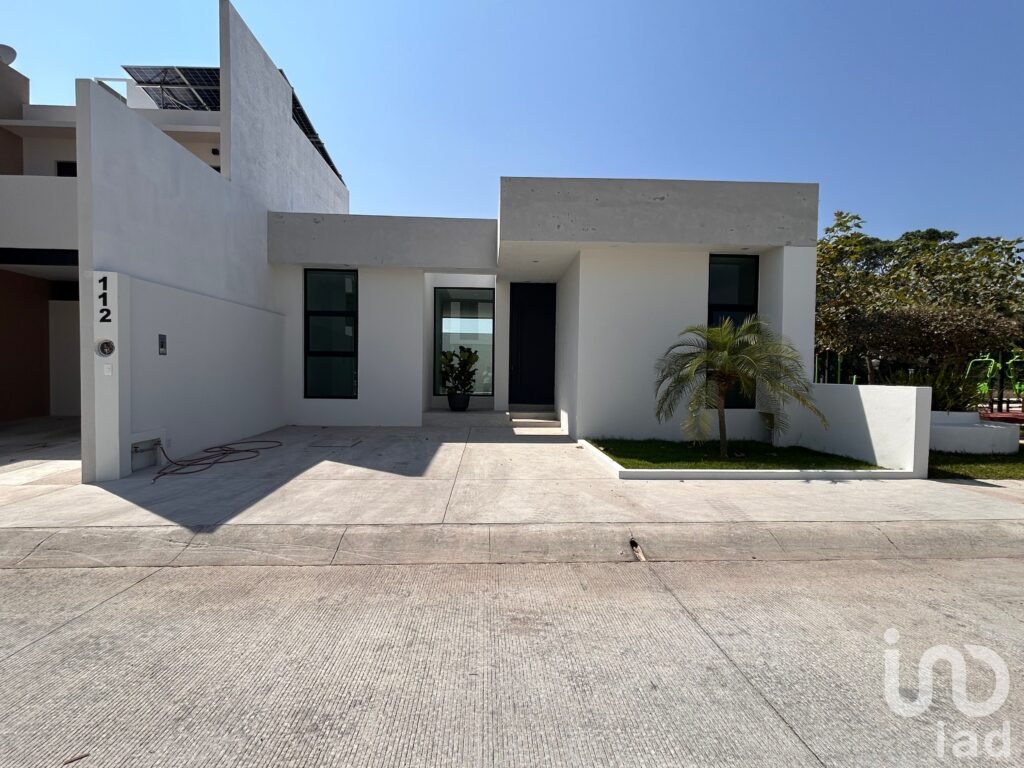 Venta de casa completamente nueva en Fracc. La Herradura