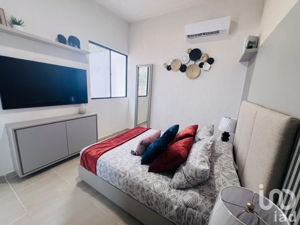 Casa de dos Recámaras en venta en Fraccionamiento cerrado en Supermanzana 249 Cancún Quintana Roo