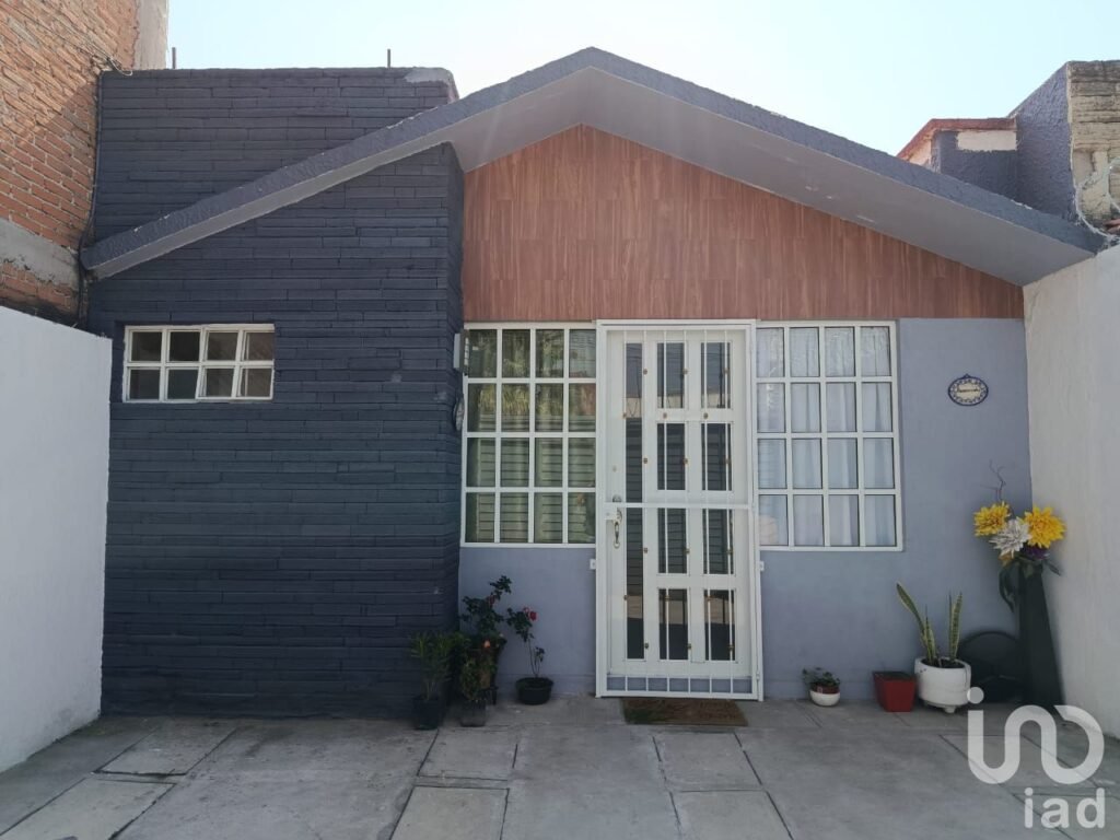 CASA EN VENTA EN COL BUGAMBILIAS, PUEBLA