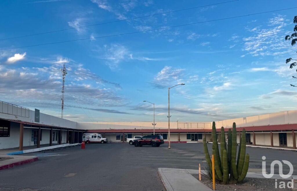 LOCALES EN RENTA – PLAZA COMERCIAL FUTURA