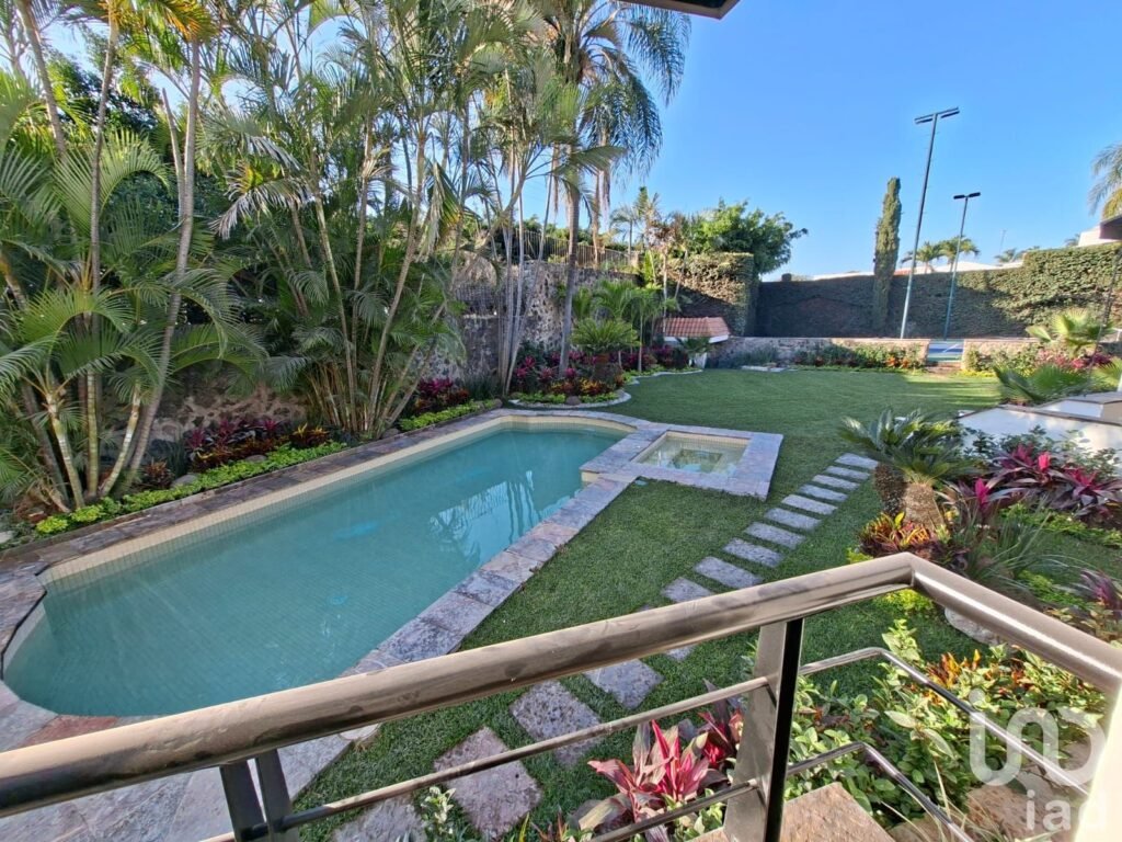 RESIDENCIA EN VENTA EN VISTA HERMOSA, CUERNAVACA