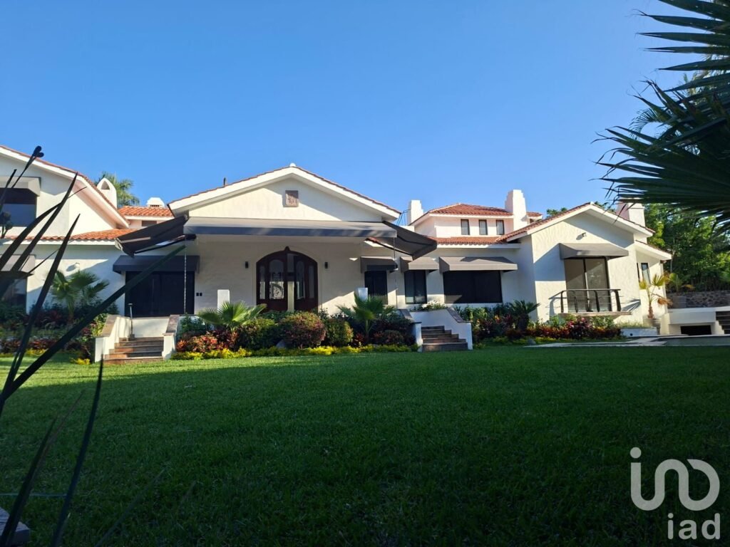 RESIDENCIA EN VENTA EN VISTA HERMOSA, CUERNAVACA
