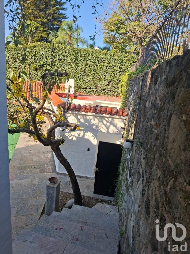 RESIDENCIA EN VENTA EN VISTA HERMOSA, CUERNAVACA