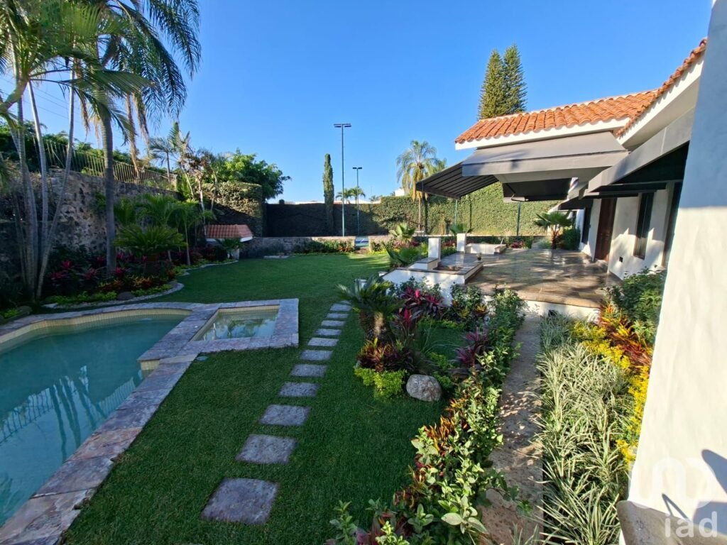 RESIDENCIA EN VENTA EN VISTA HERMOSA, CUERNAVACA