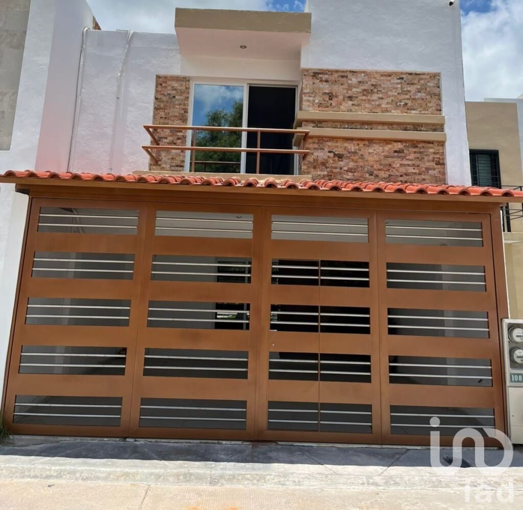 RENTA DE CASA AMUEBLADA EN LOS LAGOS RESIDENCIAL FRENTE A PARQUE 3 NACIONES EN SAN LUIS POTOSI