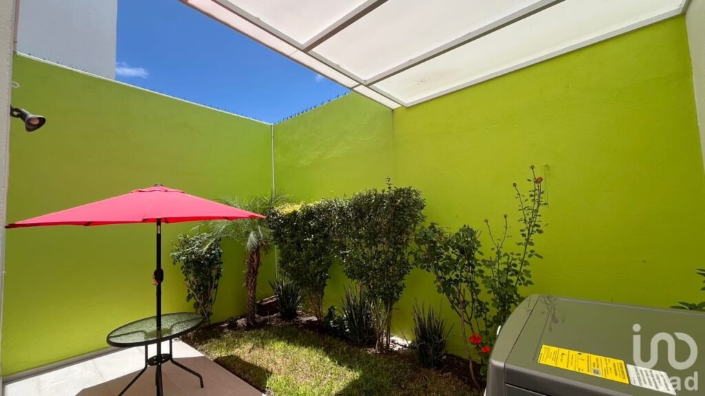 RENTA DE CASA AMUEBLADA EN LOS LAGOS RESIDENCIAL FRENTE A PARQUE 3 NACIONES EN SAN LUIS POTOSI