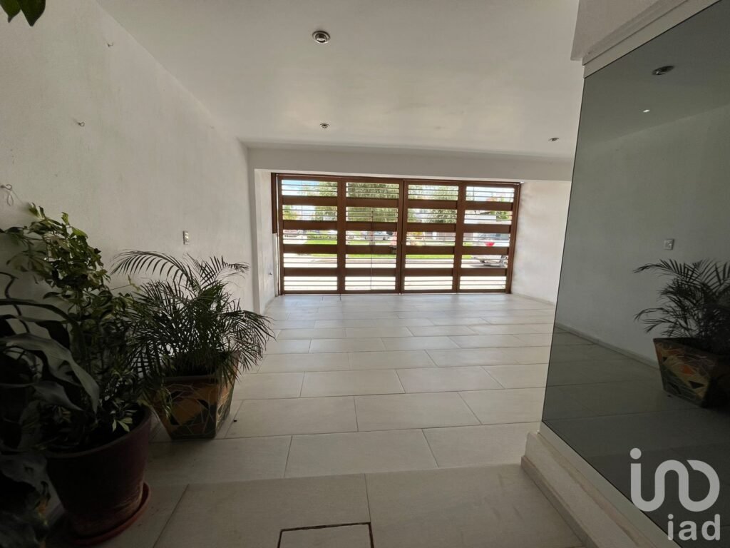 RENTA DE CASA AMUEBLADA EN LOS LAGOS RESIDENCIAL FRENTE A PARQUE 3 NACIONES EN SAN LUIS POTOSI