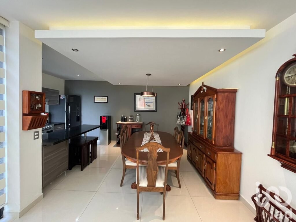 CASA EN VENTA EN COLONIA BUGAMBILIAS CERCA DE ZONA BUAP