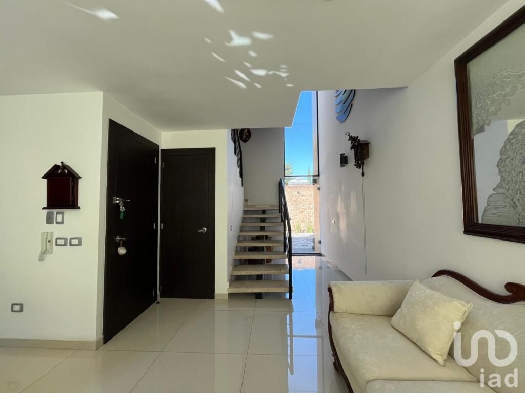 CASA EN VENTA EN COLONIA BUGAMBILIAS CERCA DE ZONA BUAP